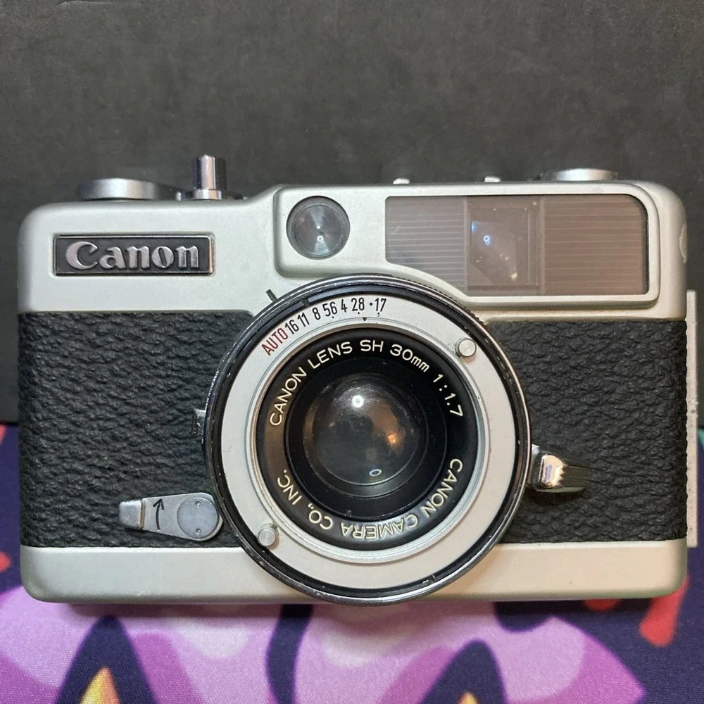 Vintage Canon Demi EE17 35mm Silver Half Frame Film Camera Nice B2